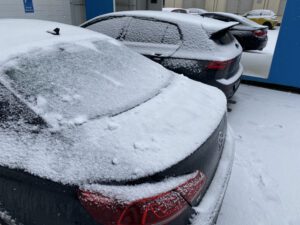 Autos, Matsch und Schnee